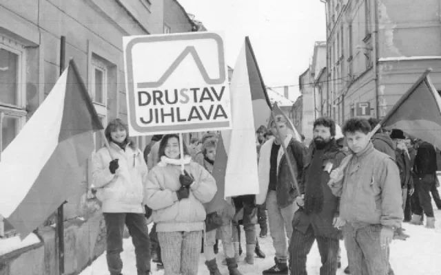 FOTO: Revoluční plamen se v roce 1989 rozhořel o týden později než v Praze