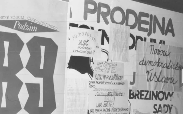 FOTO: Revoluční plamen se v roce 1989 rozhořel o týden později než v Praze