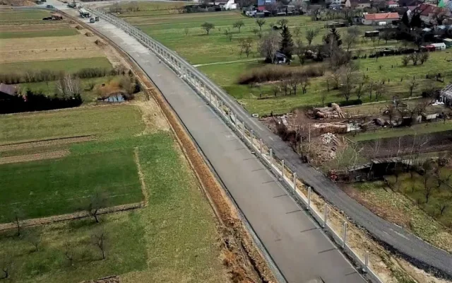 Řidiči se po obchvatu Osové Bítýšky projedou asi během září. Podívejte se, jak to tam teď vypadá
