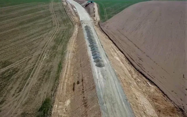 Řidiči se po obchvatu Osové Bítýšky projedou asi během září. Podívejte se, jak to tam teď vypadá
