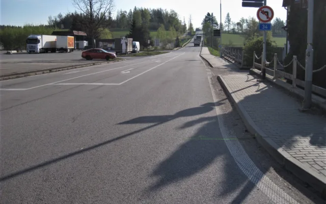 Úsek silnice I/34 je na konci životnosti. Kvůli opravě řidiče čeká uzavírka a objížďka