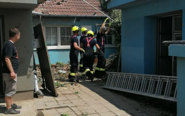 Pomoc z Vysočiny po tornádu: Na Moravě jsou psychologové, hasiči se zapojili do odklízecích prací