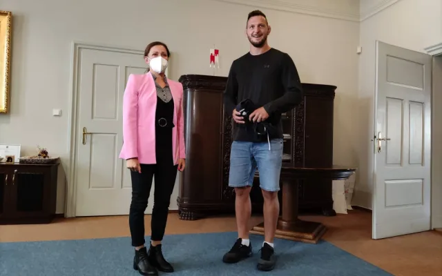 Náměstí ve zlatém lesku. Jihlava vítala dvojnásobného olympijského vítěze Lukáše Krpálka
