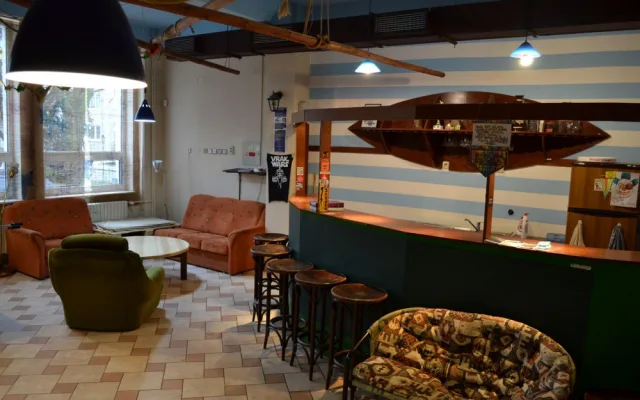 Je jihlavský Vrakbar opravdu bar? Nikoliv, jde o sociální službu