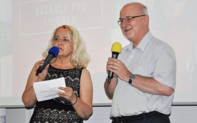 Lidunka má vážné tělesné a mentální postižení. Na bazárku se na ni vybralo 35 tisíc korun, peníze půjdou na nákup auta