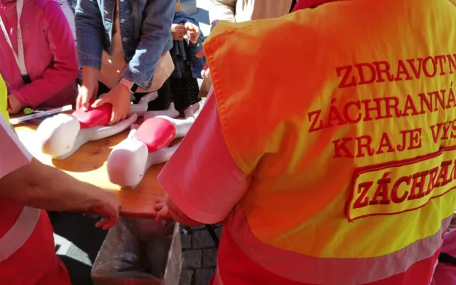 Den záchranářů ve Velkém Meziříčí: Lidé viděli nehodu motorkáře, který vyrazil v džínách a tričku