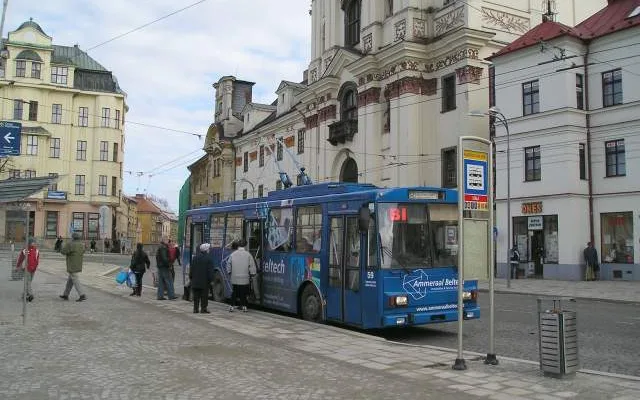 Škoda 14Tr č. 59 původem ze Zlína stanicuje na Masarykově náměstí, rok 2006