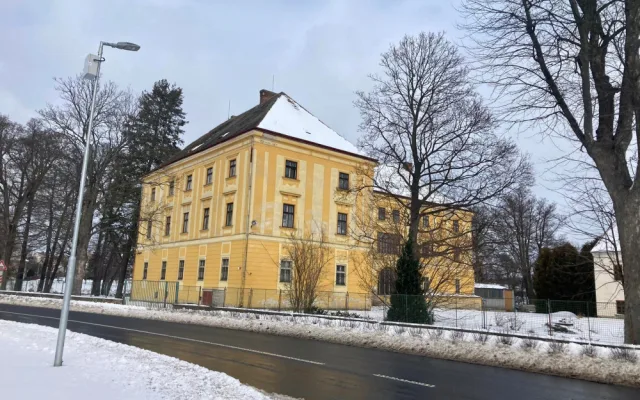 Do zámku v Batelově se vrátí život. Nabízí se tu vybudovat svatební resort nebo dům pro seniory, zamýšlí se nový majitel