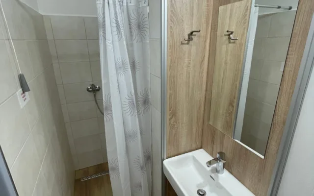 Ženy před porodem mají v jihlavské nemocnici dva opravené pokoje. Jsou v nich nové koupelny a výrazné tapety