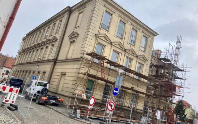 V Třešti panuje stavební ruch, v budově školy lidé najdou sál pro 100 lidí a asi i cukrárnu. Pojďte nahlédnout dovnitř