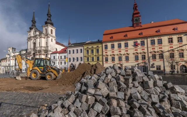 Sejmutí dlažby a povrchu
