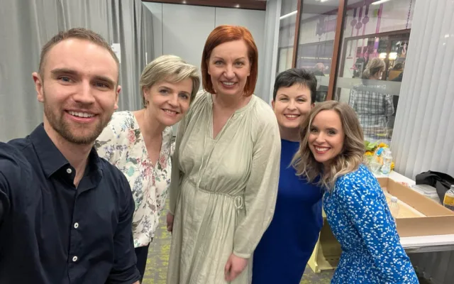 (Zleva) Václav, porotkyně Michaela Landová, Veronika, Zuzana a Lenka
