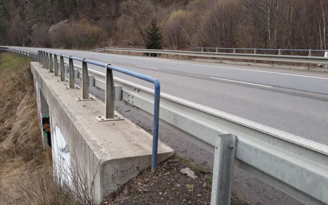 Náročnější cestování na I/34. U Havlíčkova Brodu dnes začala oprava dvou mostů