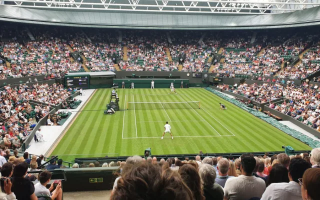 Účastníci Race to Wimbledon navštívili nejslavnější tenisový turnaj světa. Příští rok zamíří na Roland Garros
