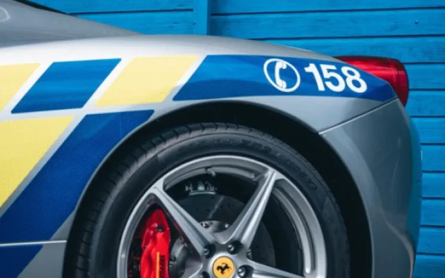 VIDEO: Ve Ferrari se proháněli kriminálníci, teď bude sloužit policistům