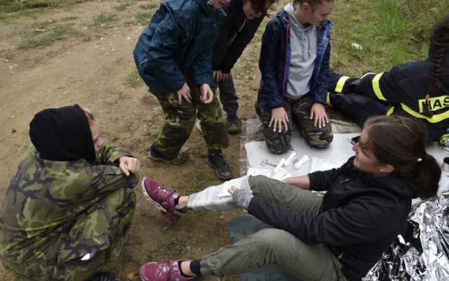 Z Ráje do zeleného pekla. Děti v Pístově zažily únikovou hru, střelnici i projížďku po tankodromu