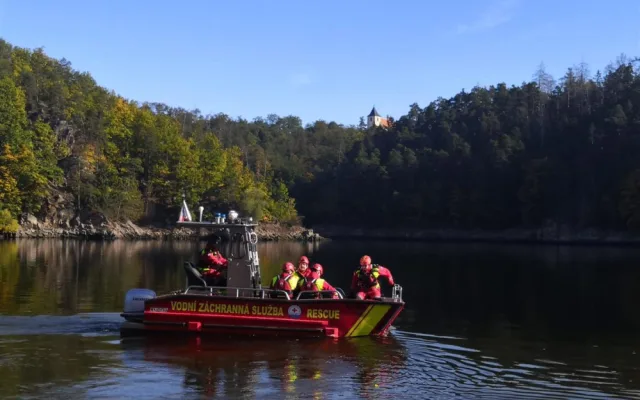 Resuscitace potápěče nebo nehoda motorkáře. Krajští záchranáři se úspěšně popasovali s metodickým cvičením