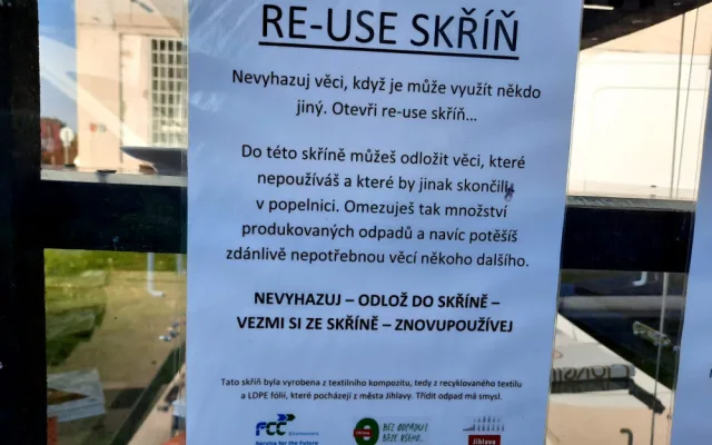 Prosby obyvatel Březinek vyslyšeny. Nepotřebné věci mohou odkládat do nové Re-use skříně