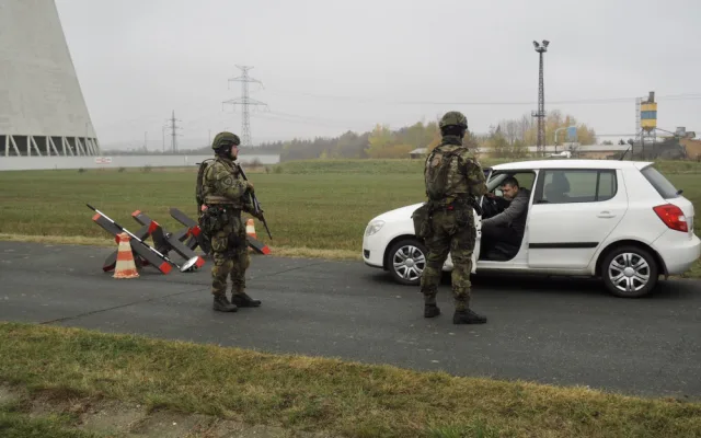 Dukovanskou elektrárnu před nepřítelem ubráníme, dokázali si vojáci a policisté