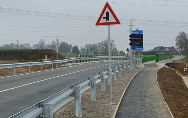 ŘSD pokračuje ve výstavbě ochvatu Brodu, otevřel se další most. Podívejte se, jak to na místě vypadá