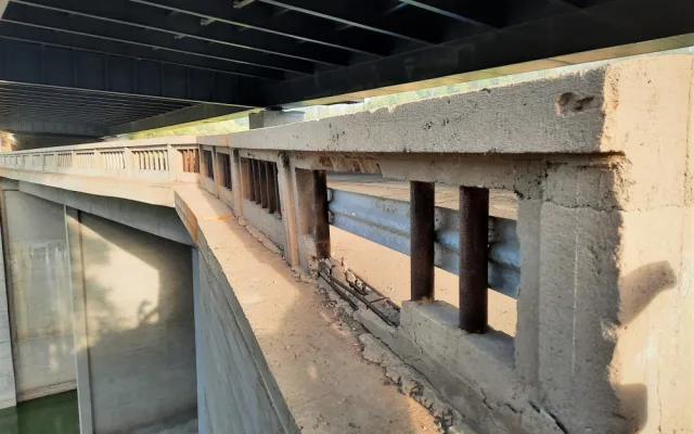FOTO: Památný most u Vojslavic, nad nímž vede D1, čeká oprava. Stát bude skoro 90 milionů korun