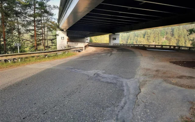 FOTO: Památný most u Vojslavic, nad nímž vede D1, čeká oprava. Stát bude skoro 90 milionů korun