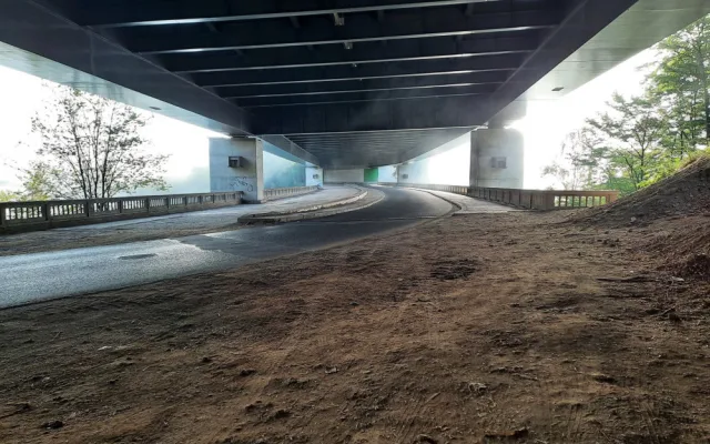 FOTO: Památný most u Vojslavic, nad nímž vede D1, čeká oprava. Stát bude skoro 90 milionů korun