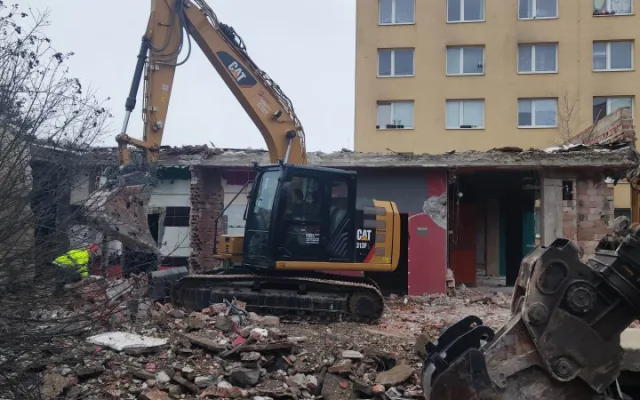Herna u bývalého Hotelu Jihlava jde k zemi, vyroste zde nový osmipatrový bytový dům