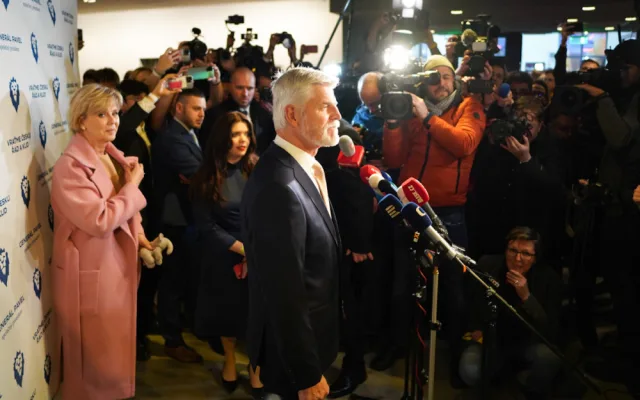 Pavel míří na Hrad. Andreje Babiše porazil o milion hlasů