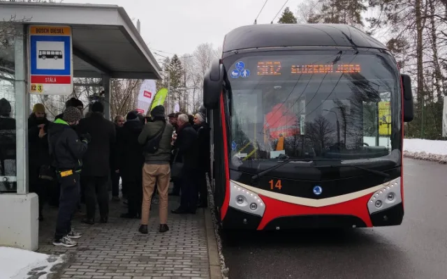Nová trolejbusová trať do Bedřichova a průmyslové zóny slavnostně zprovozněna. Nové jízdní řády jsou platné od středy