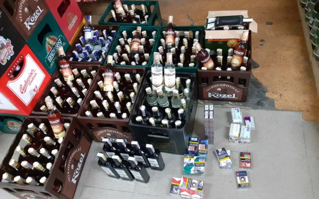 FOTO: Celníci z Vysočiny zajistili skoro 25 tisíc cigaret bez platné tabákové nálepky. Nejvíc ze všech úřadů