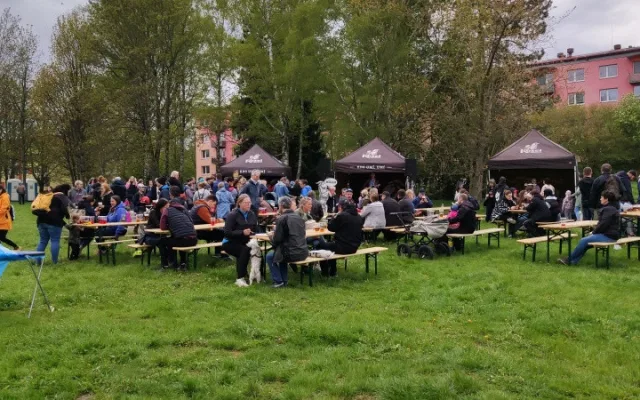 Na Skalce se jedlo, pilo, hodovalo. Jihlava slavnostně otevřela griloviště pro veřejnost, má vydržet aspoň dvacet let