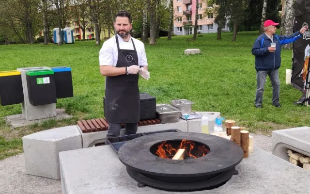 Na Skalce se jedlo, pilo, hodovalo. Jihlava slavnostně otevřela griloviště pro veřejnost, má vydržet aspoň dvacet let