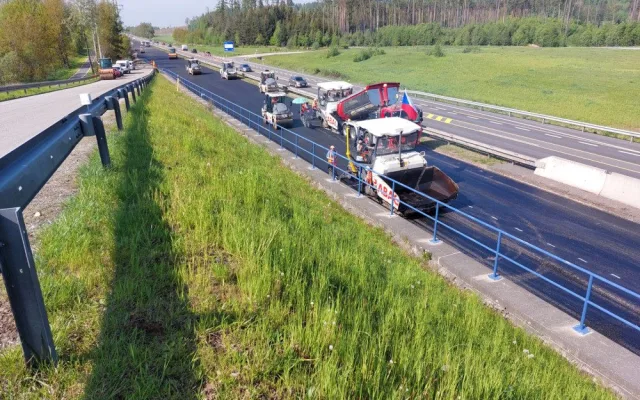Dobrá zpráva pro řidiče. Omezení na dálnici D1 u Jihlavy se zítřkem skončí