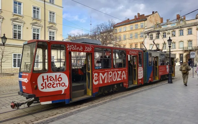 Ve Lvově v rámci projektu Českého centra Kyjev jezdí Seifertova tramvaj