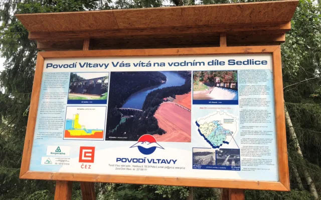 FOTO: Podívejte se na stoletou nádrž Sedlice. Její hráz je od roku 2012 kulturní památkou ČR