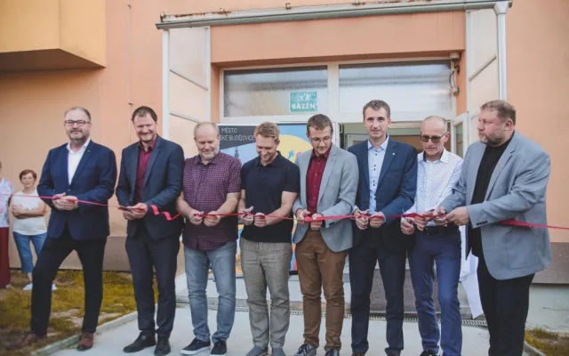 Podívejte se na opravený bazén v moravskobudějovické škole. Je to krásné dílo, říká starosta Ferdan
