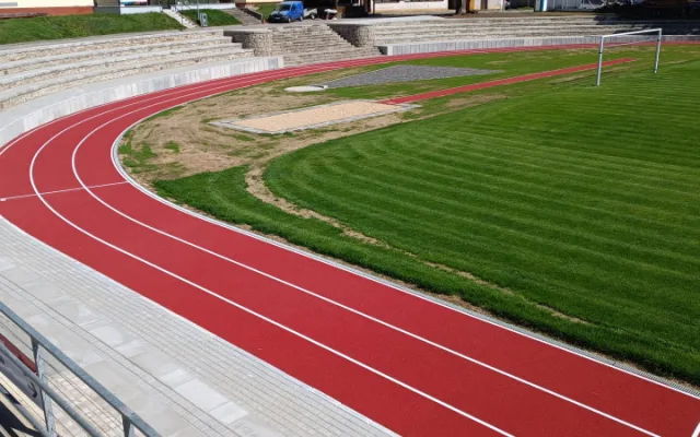 FOTO: Sportovní stadion Sokola v Telči prošel celkovou rekonstrukcí