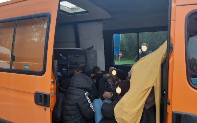 Přes Vysočinu cestovali další migranti ze Sýrie. V jedné dodávce se jich tísnilo sedmadvacet