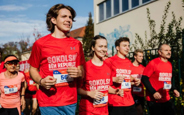 Státní svátek oslavte pohybem na 78 závodech Sokolského běhu republiky