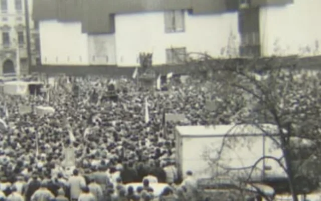 Revoluční plamen se v roce 1989 v Jihlavě rozhořel o týden později než v Praze. Hlavními lídry byli vysokoškoláci