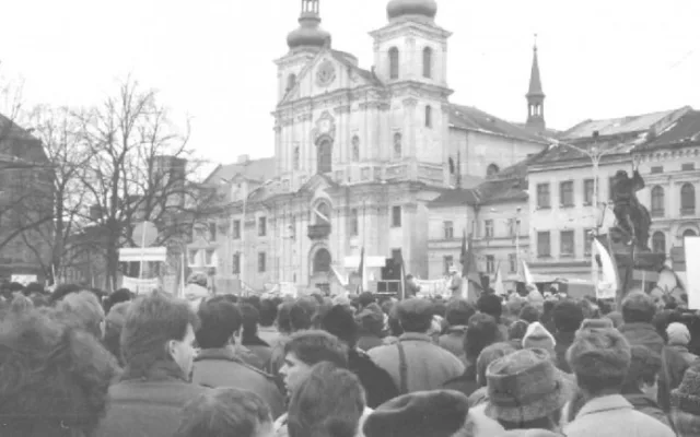 Revoluční plamen se v roce 1989 v Jihlavě rozhořel o týden později než v Praze. Hlavními lídry byli vysokoškoláci