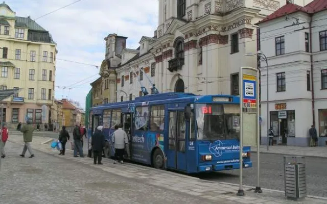 Škoda 14Tr č. 59 původem ze Zlína stanicuje na Masarykově náměstí, rok 2006