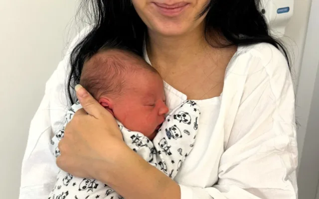 Na prvního letošního občánka Vysočiny Makara doma čeká devítiletá sestra. Dnes ho přišel pozdravit hejtman