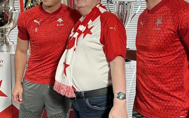 Splněný sen. Hynek z domova v Počátkách se potkal s fotbalisty Slavie, navštívil trénink a pohladil si trávník