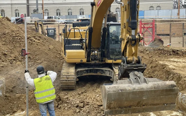 ANKETA: Okénko pro zvědavé. Zájemci teď mohou bezpečně sledovat, jak v Jihlavě roste Horácká aréna