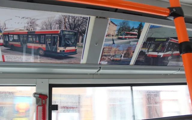 V Jihlavě jezdí už 25 let bezbariérové trolejbusy. V neděli to oslavili tematickými retrojízdami