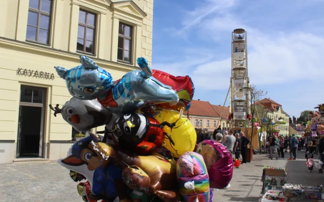 V Třešti si o víkendu užívali pouťové atrakce. Přálo tomu slunečné počasí