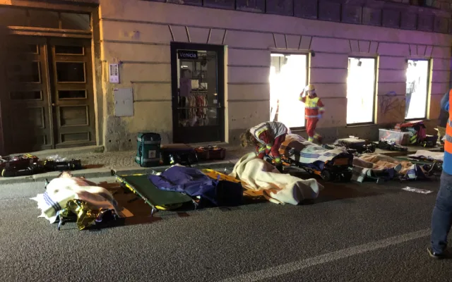 VIDEO: Noční střelba a dva útočníci v Cityparku. Událost v Jihlavě, která prověřila záchranné složky z Vysočiny