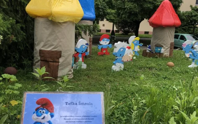VIDEO: Jihlavský Palouček znovu baví děti i dospělé. Vyrostla tady šmoulí vesnice, zmizí až v září